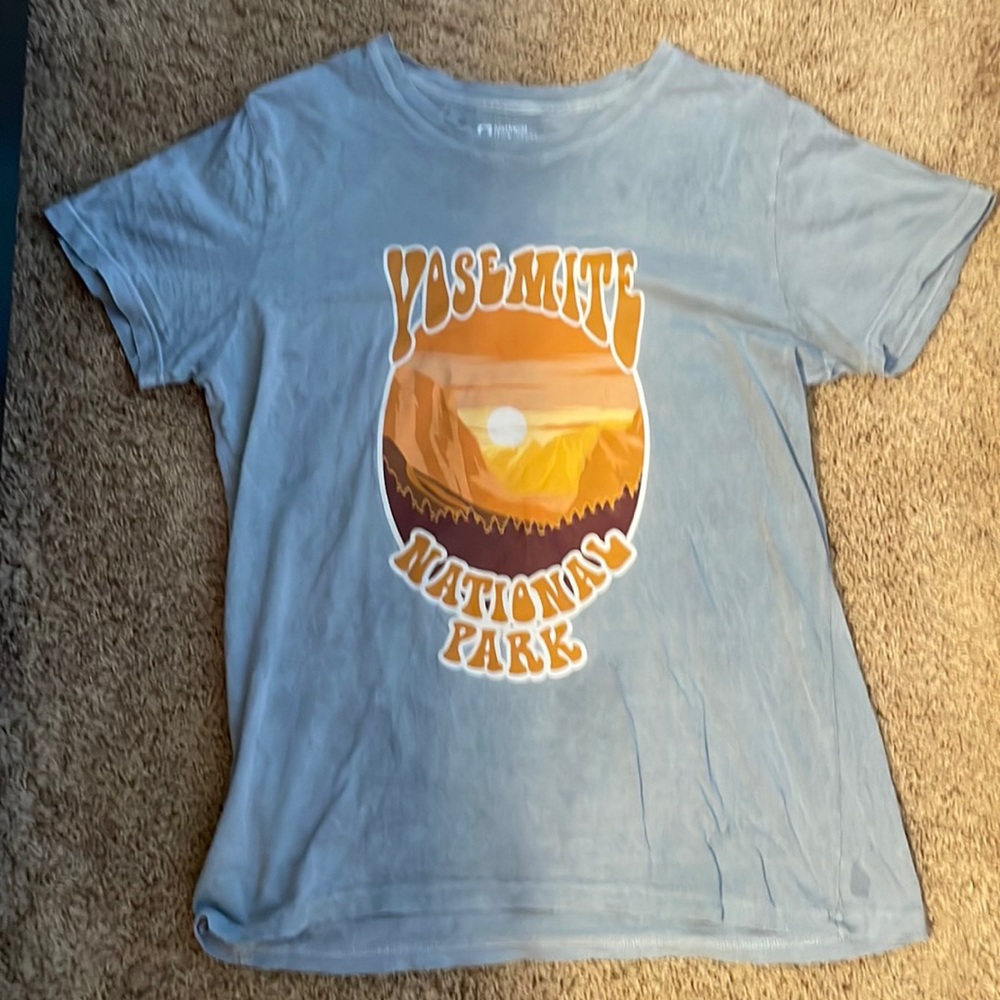 Yosemite national Park men’s T-shirt size large